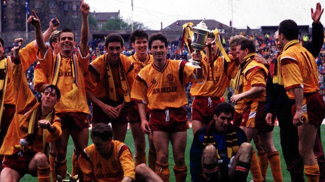 Motherwell beat Dundee United in the 1991 Scottish Cup final