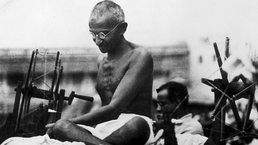 Why India's Hindu hardliners want to sideline Mahatma Gandhi - BBC News
