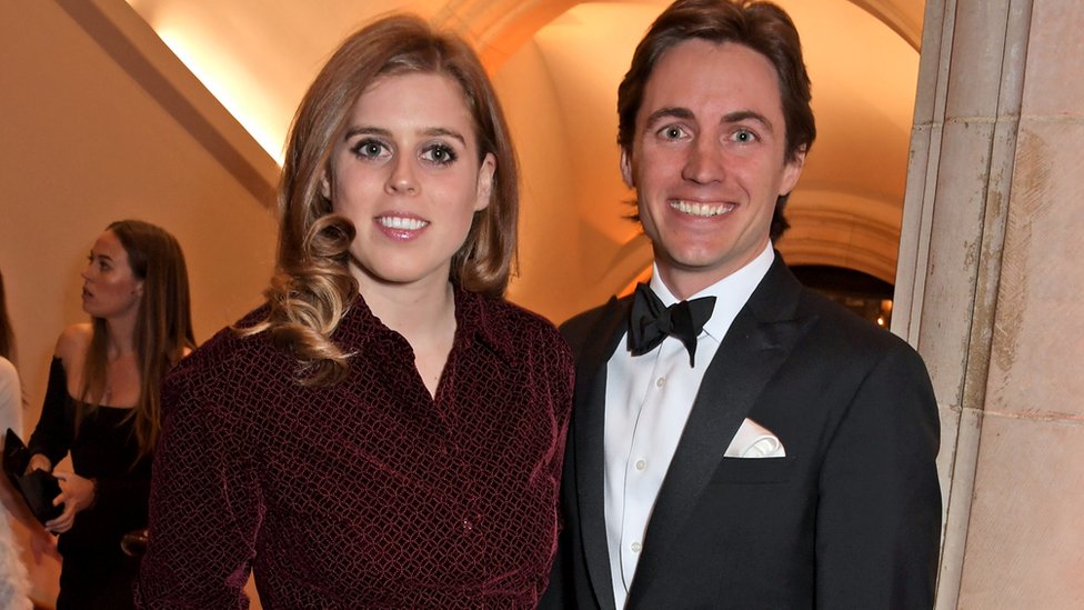 Принцесса Беатрис и Эдоардо Мапелли Моцци присутствуют на Гала-вечере портретов 2019 в Национальной портретной галерее 12 марта 2019 г.