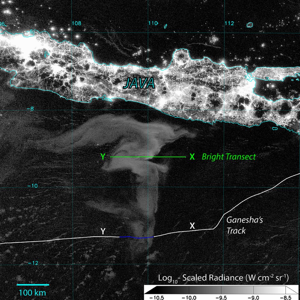Imagen satelital del mar lechoso de Java el 2 de agosto de 2019 con el trayecto del Ganesha marcado.