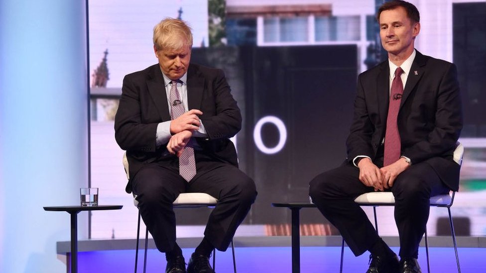 Борис Джонсон и Джереми Хант на дебатах по поводу лидерства BBC