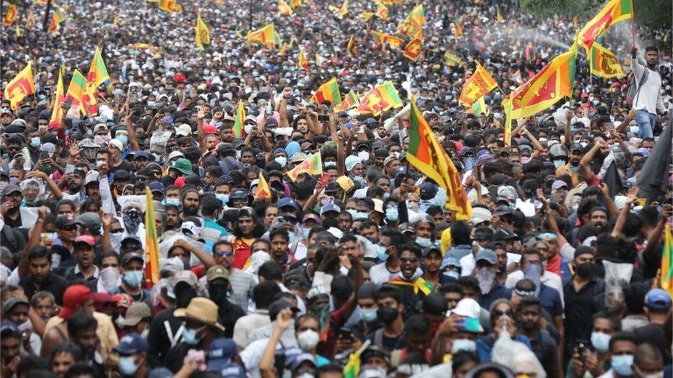 Hiljade ljudi iz cele zemlje doputovalo je na protest u Kolombo, glavni grad Šri Lanke