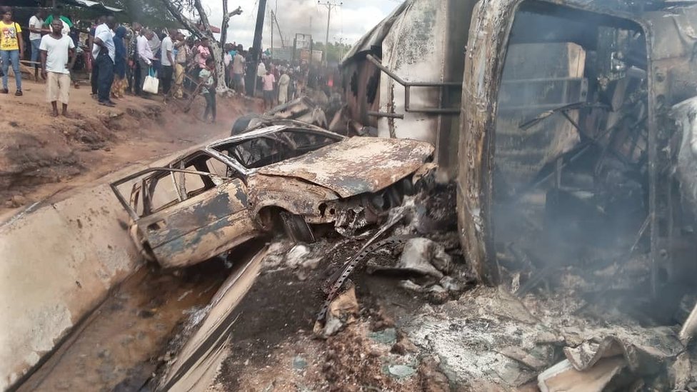 Nigerian fuel tanker explosion kills 25 in Lokoja - BBC News