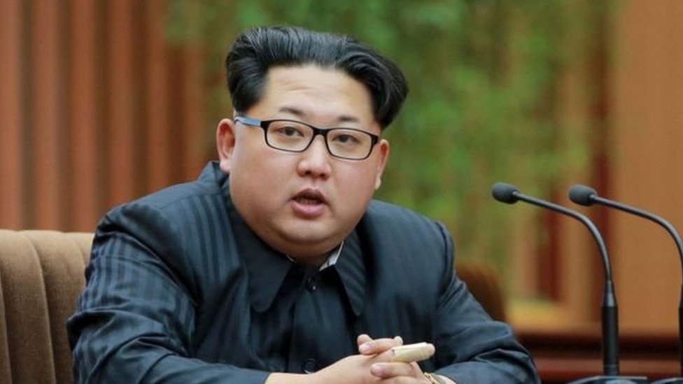 El régimen de Kim Jong-un estableció la política "Byungjin" que abre ciertos sectores económicos a nuevos mercados. Kim Jong-un
