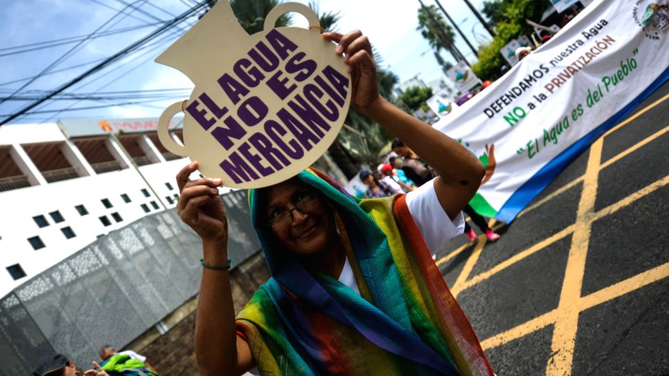 Manifestante en El Salvador