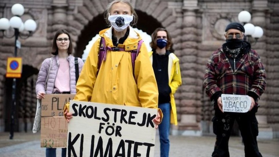 تعرض السياسيون لضغوط من قبل المتظاهرين-ومن بينهم الناشطة السويدية غريتا ثورنبرغ للتحرك بشأن التغير المناخي