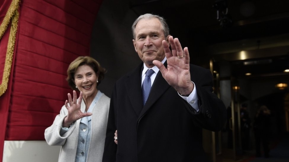 Джордж Буш и его жена на инаугурации Трампа