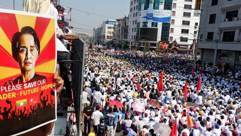 محتجون تجمعوا في ماندالاي