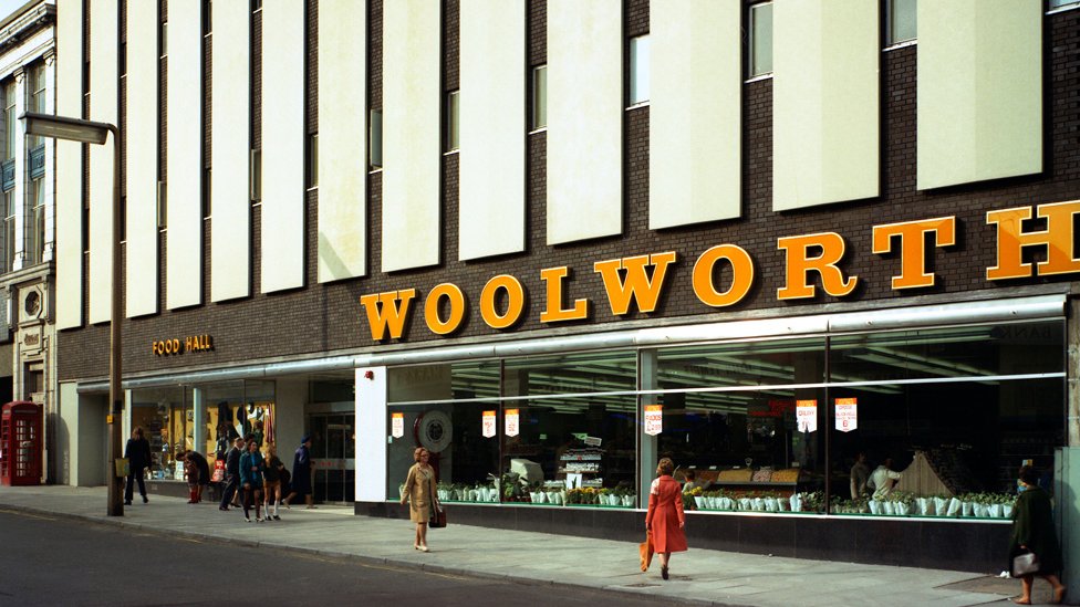 10 High Street stores of 1976 that have disappeared - BBC News