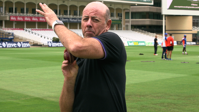 Ashes 2015: 'the Analyst' on Steve Finn and Mitchell Johnson
