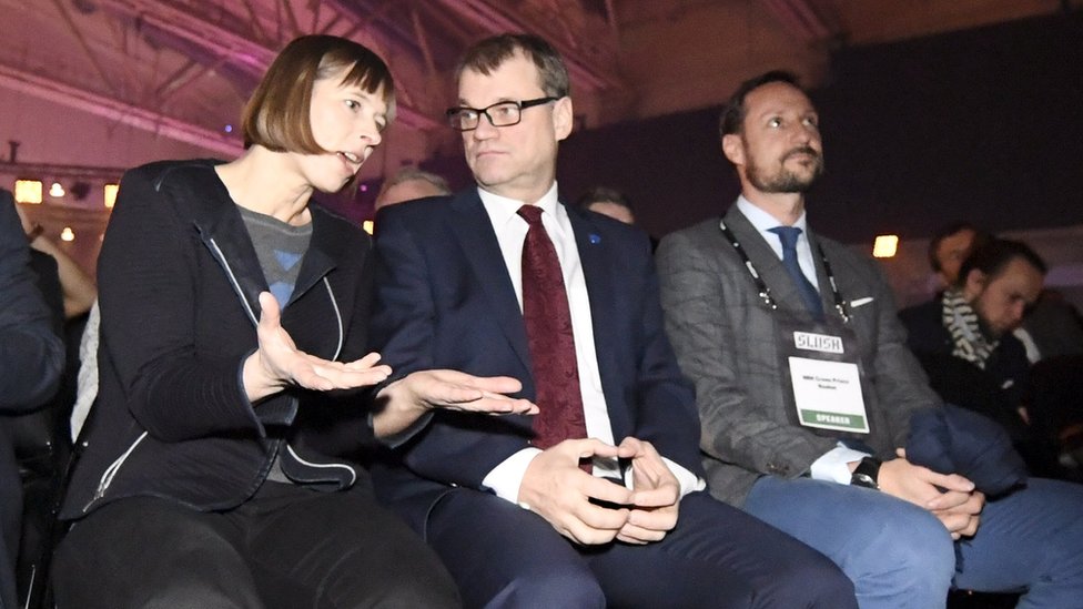 Кальюлайд не настільки пряма та відверта, як її попередник Тоомас Гендрік Ільвес