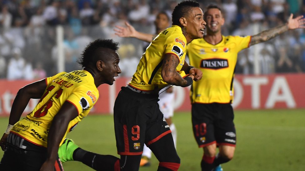 El gol de Jonathan Álvez fue suficiente para que el Barcelona de Guayaquil venciera al Santos en Brasil. Jonatan Alvez