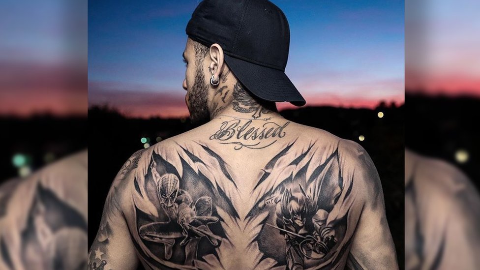 Hearts of Truth — Neymar's latest tattoo on his hand | 27.10.17