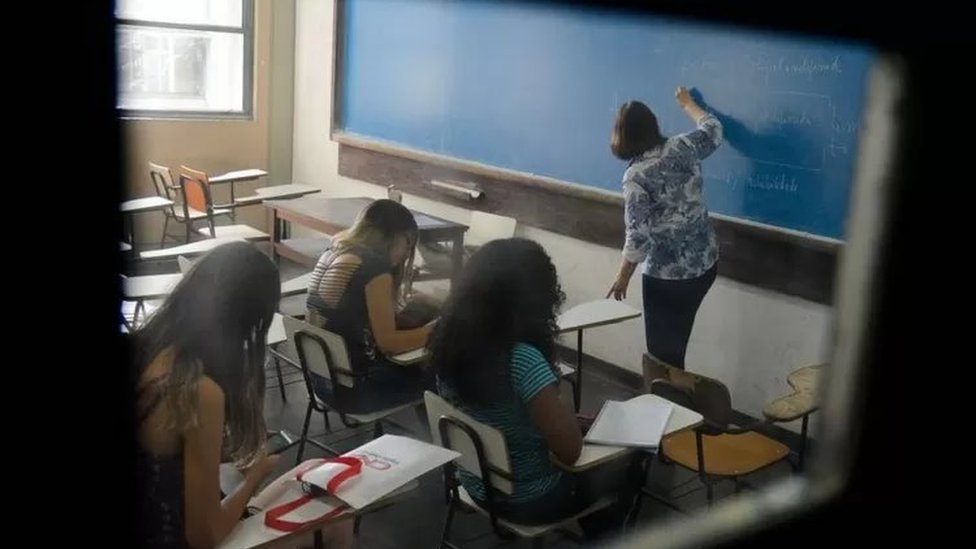 Alunas em sala de aula