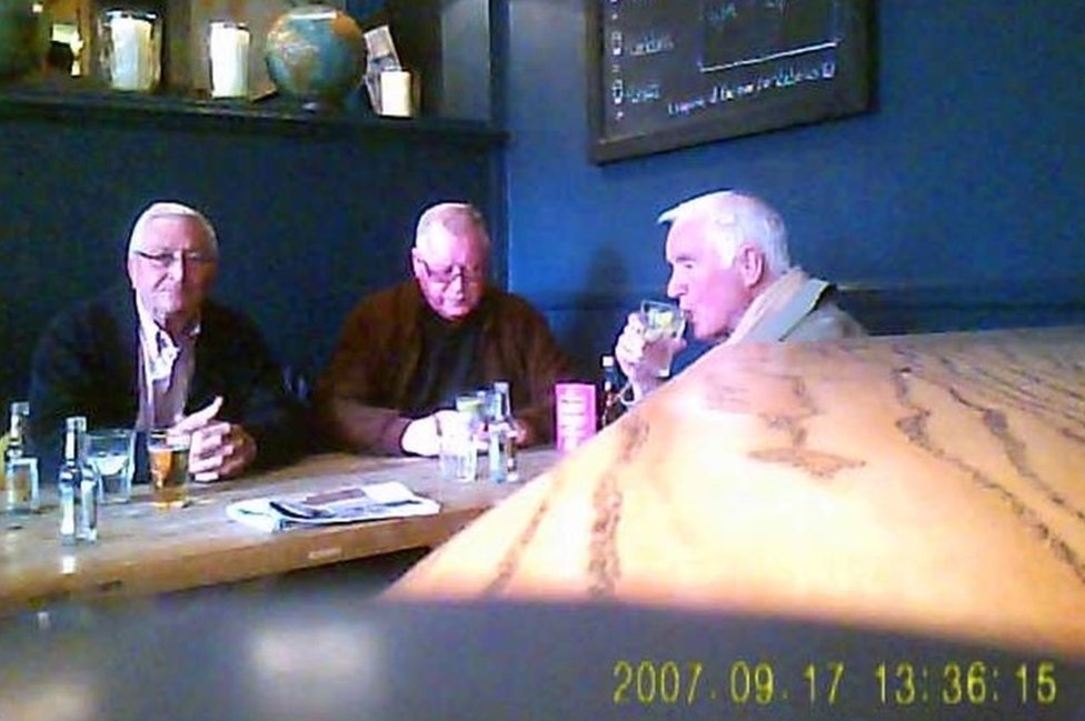 (Слева направо) Терри Перкинс, Кенни Коллинз и Брайан Ридер