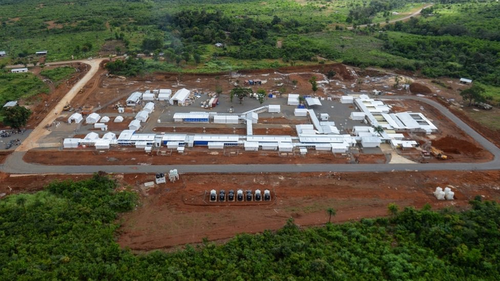 Центр лечения Эболы в Керри Таун