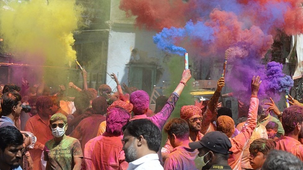 India, Holi