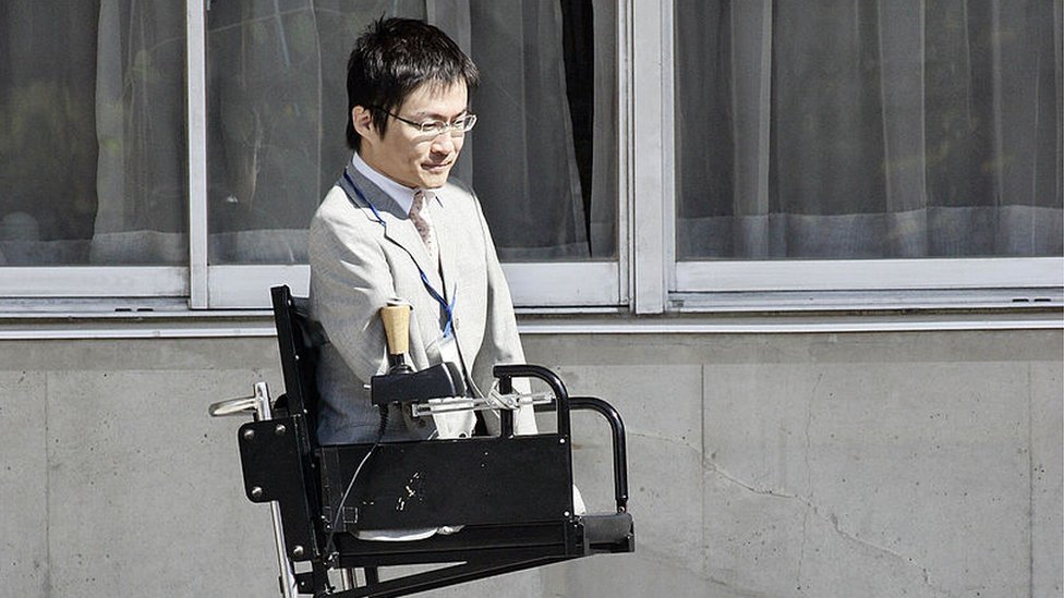 Токио, ЯПОНИЯ: Хиротада Ототаке, автор-инвалид, известный своей книгой «Никто не идеален», мгновенно ставшей бестселлером в Японии, 05 апреля 2007 г.