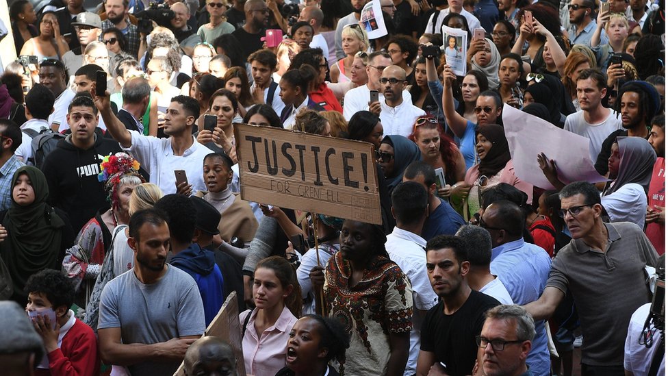 Decenas de personas participaron en las distintas marchas que se caracterizaron por los reclamos al gobierno. Protesta en Londres
