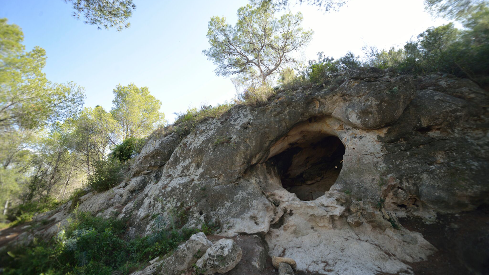 Cueva Foradada de Calafell en Tarragona, en el sur de Cataluña