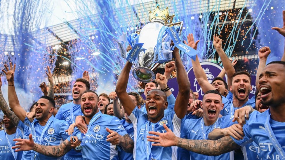 مانشستر سيتي يحتفل بلقب بطولة البريميير ليغ