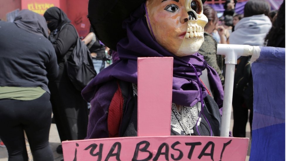 Una mujer protesta en México