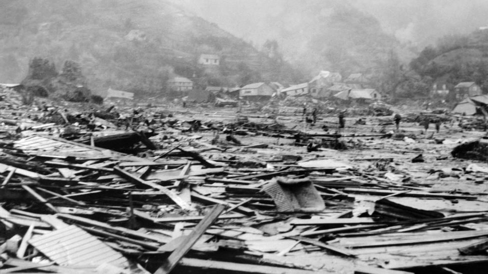 Destrozos tras el terremoto de Valdivia, Chile, en 1960.