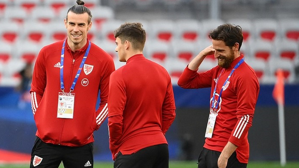 Gareth Bale and members of the Wales team