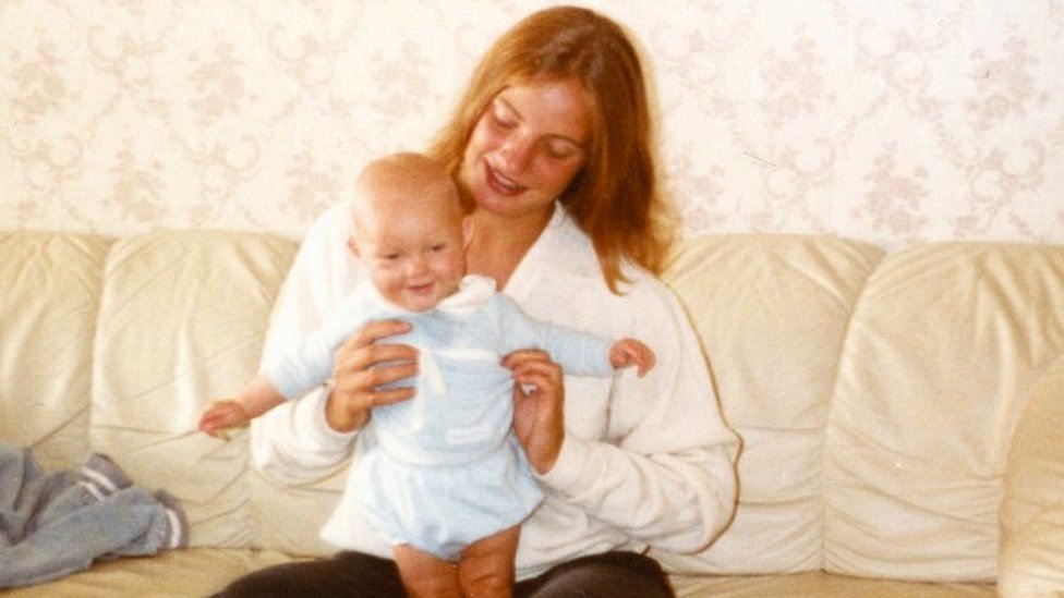 Фотография Астрид Холлидер в 1983 году с племянницей Фрэнсис