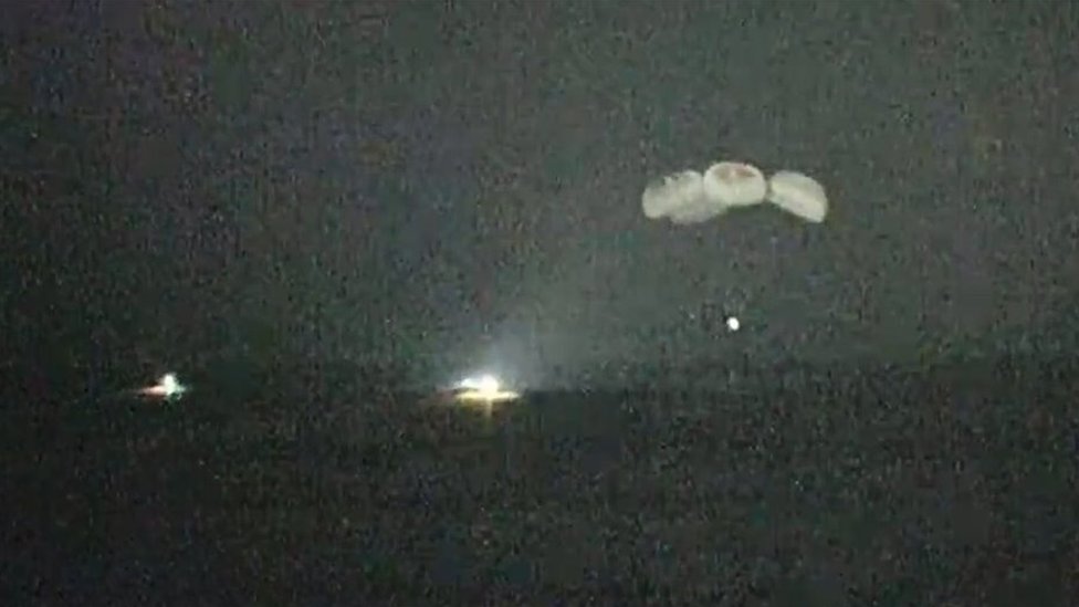 SpaceX Crew Dragon Resilience landing in the Gulf of Mexico at 02:56 EDT