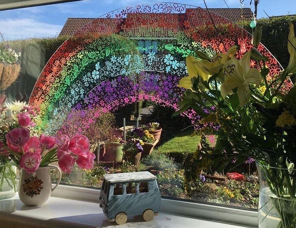Семья Олубан из Бирмингема поделилась своей фотографией на странице Rainbow Trail в Instagram