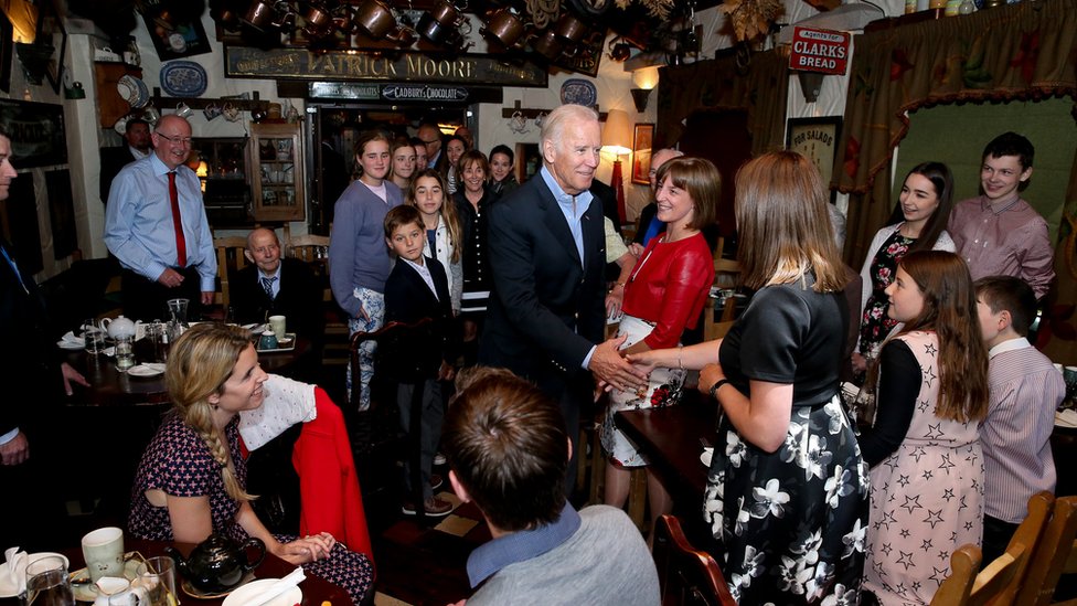 Biden conoció a muchos miembros del clan Kearney en un restaurante de Louth en 2016