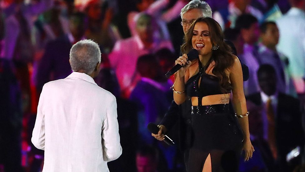 Gil com Anitta e Caetano em show na cerimônia de abertura da Olimpíada do Rio em 2016
