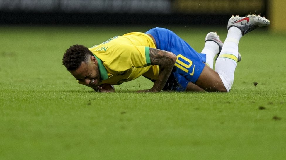 Neymar'ın Çarşamba günü sakatlandığı an