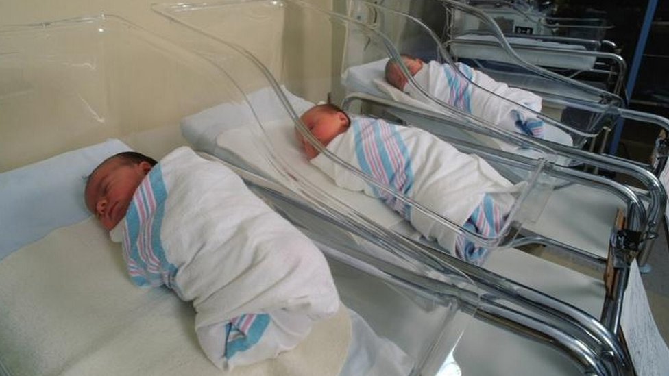 Bebe u porodilištu