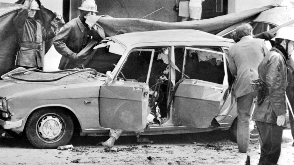 Presunto miembro del Septiembre Negro, Mohamed Boudia murió tras la explosión de un coche bomba el 28 de junio de 1973 en París. Era buscado por la policía italiana por atentados, en particular el del oleoducto de Trieste.