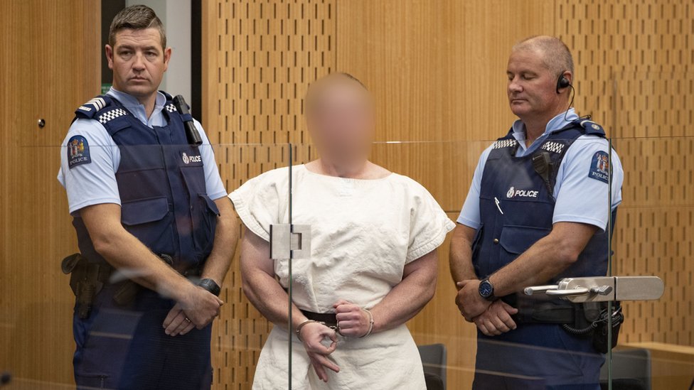 Brendon Tarant, osumnjičeni za napade na Novom Zelandu, pokazuje OK znak