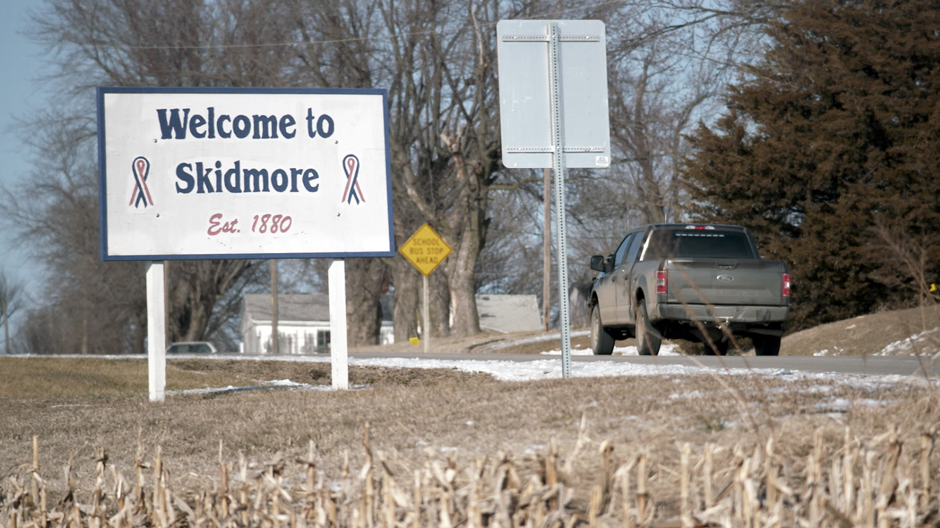 Skidmore roadsign