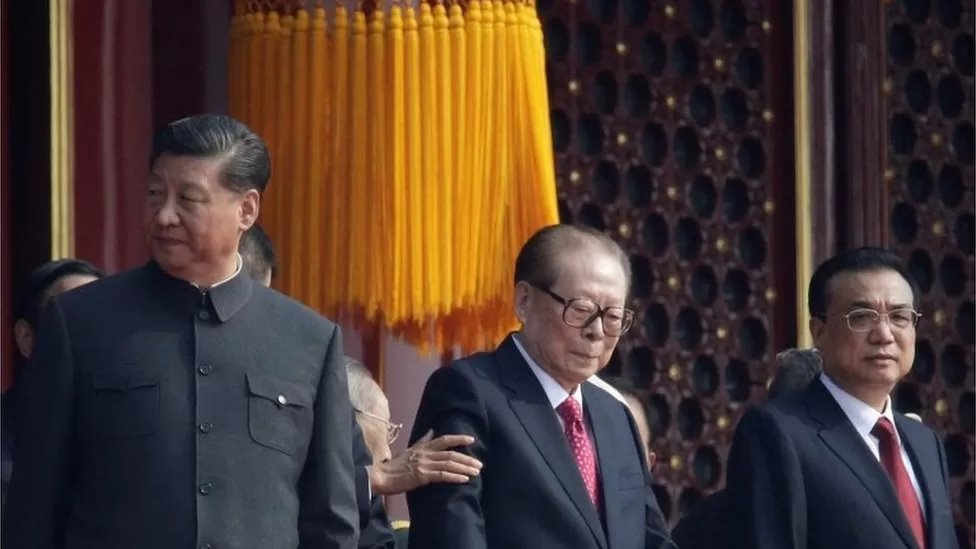 [출처: Reuters] 지난 2019년 시진핑 국가주석(왼쪽)과 리커창 총리와 마지막으로 공개석상에 등장한 장 전 주석
