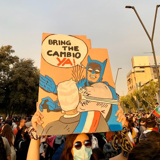 Los Ingeniosos Carteles Que Protagonizan Las Protestas En Chile