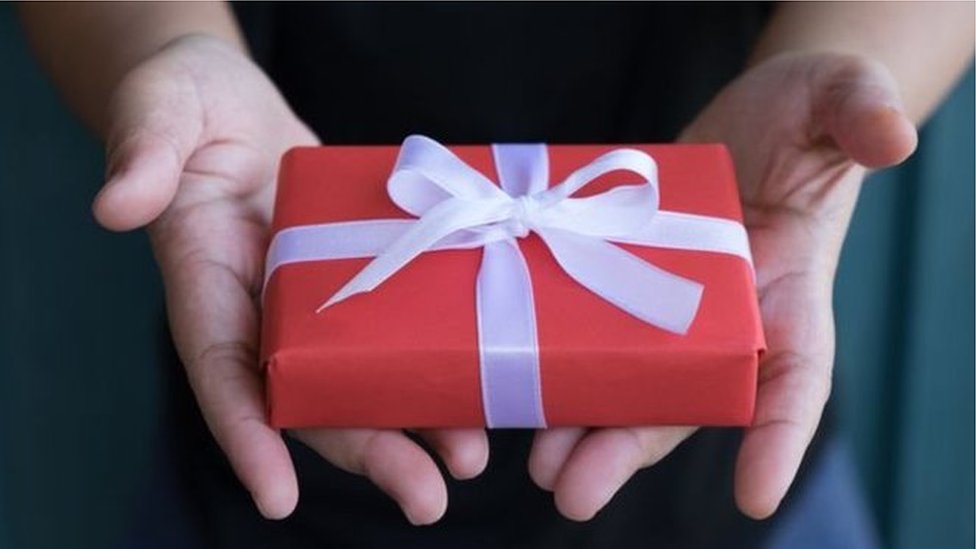 Cuando te preguntan si tienes #regalo para #hombre ✔️💙 Aquí te dejamos  varias opciones para #regalar a esa persona tan #especial ¿Cuál…