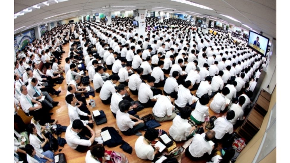 Un servicio en la iglesia Shincheonji, Corea del Sur.