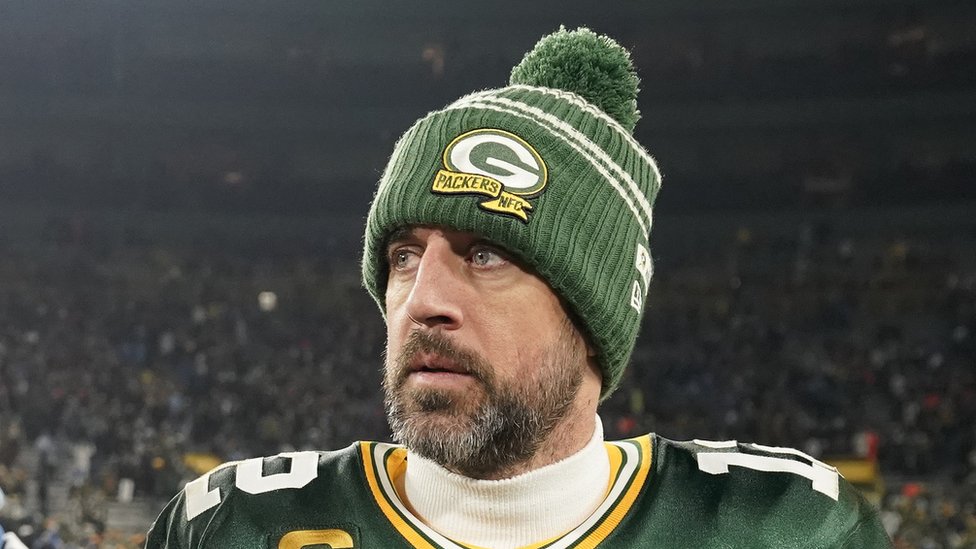 Green Bay Packers' Aaron Rodgers emerges from 'darkness retreat' facility  in southern Oregon 