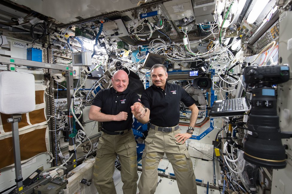 Scott Kelly y Mikhail Kornienko.