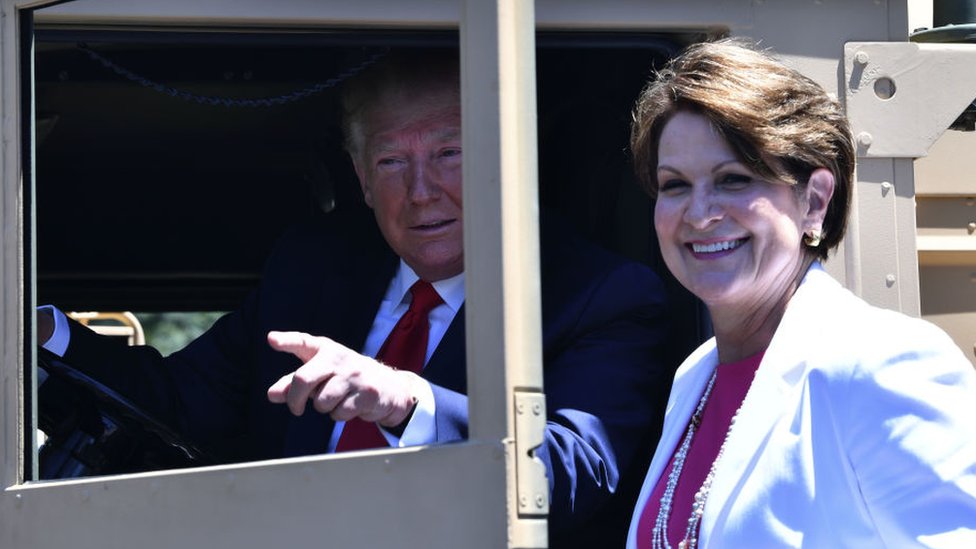 Donald Trump y Marillyn Hewson.