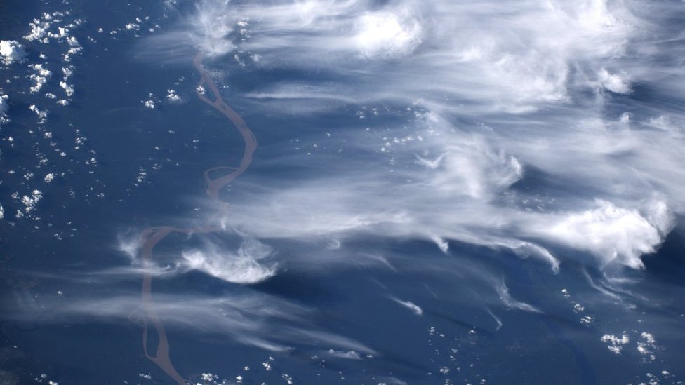 Дым от пожаров Амазонки, захваченный с МКС (c) ESA / NASA