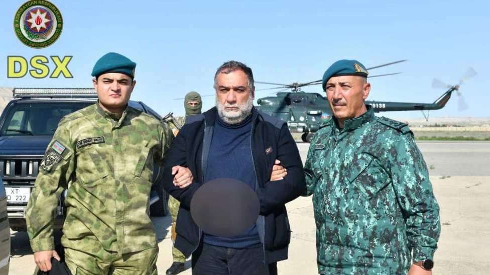 Nagorno-Karabakh: Azerbaijan arrests former Karabakh leader at border