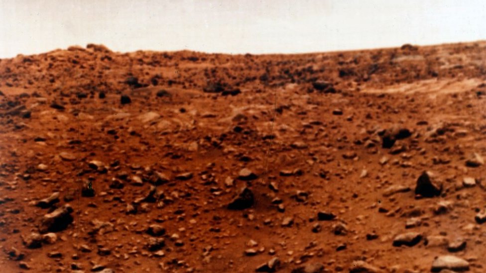 Primera fotografía en color de la superficie del planeta marciano