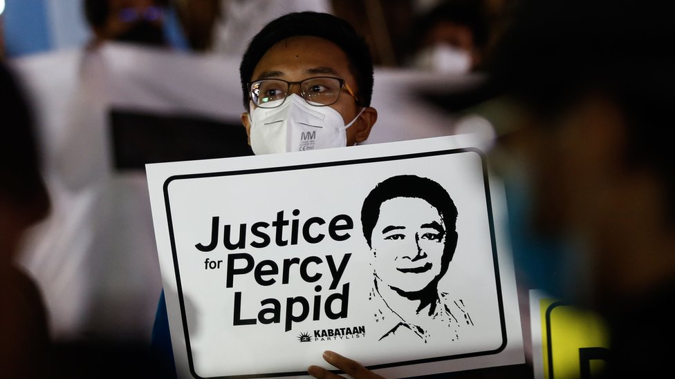 Philippines prison chief behind journalist killing, say police