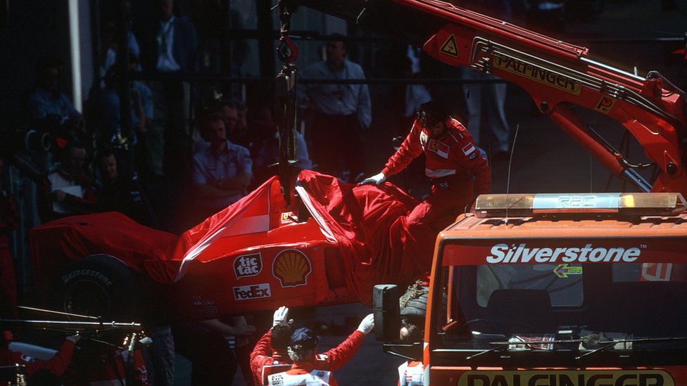 Риббанс прооперировал Михаэля Шумахера после того, как он сломал ногу во время Гран-при Великобритании 1999 года в Сильверстоуне.